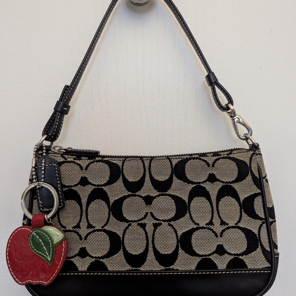 Coach Vintage Y2K Black White SignatureDemi Shoulder Bag 6094 w/ Apple Keychain